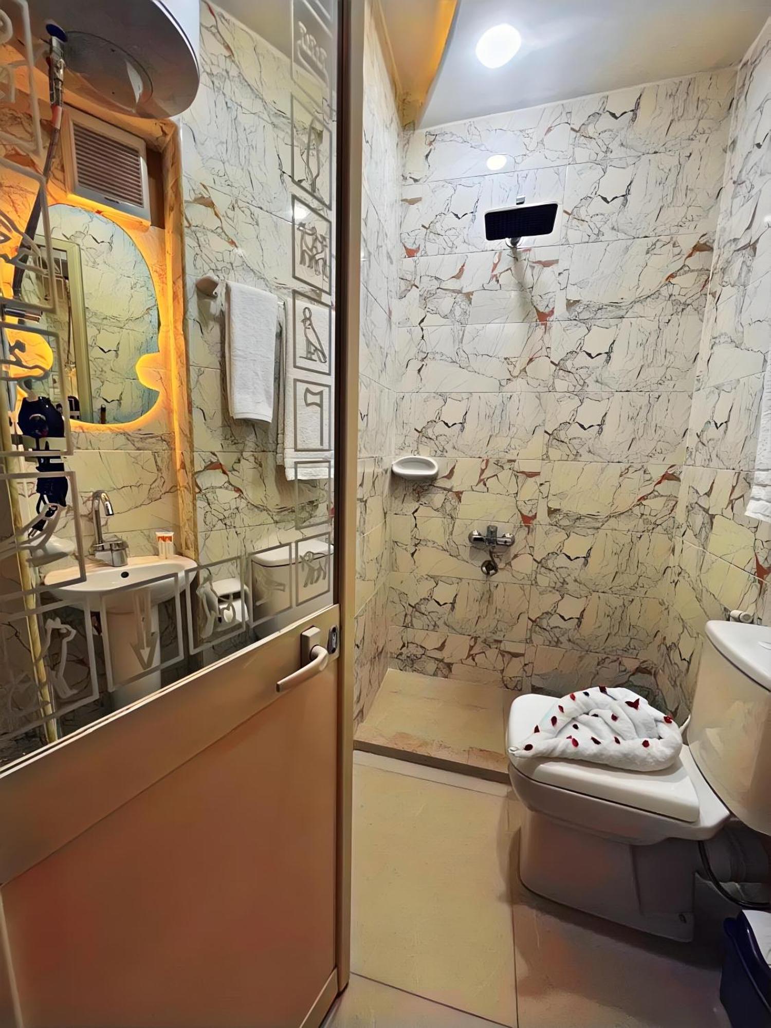 Pyramids Crypt Gate Way Hotel 5*