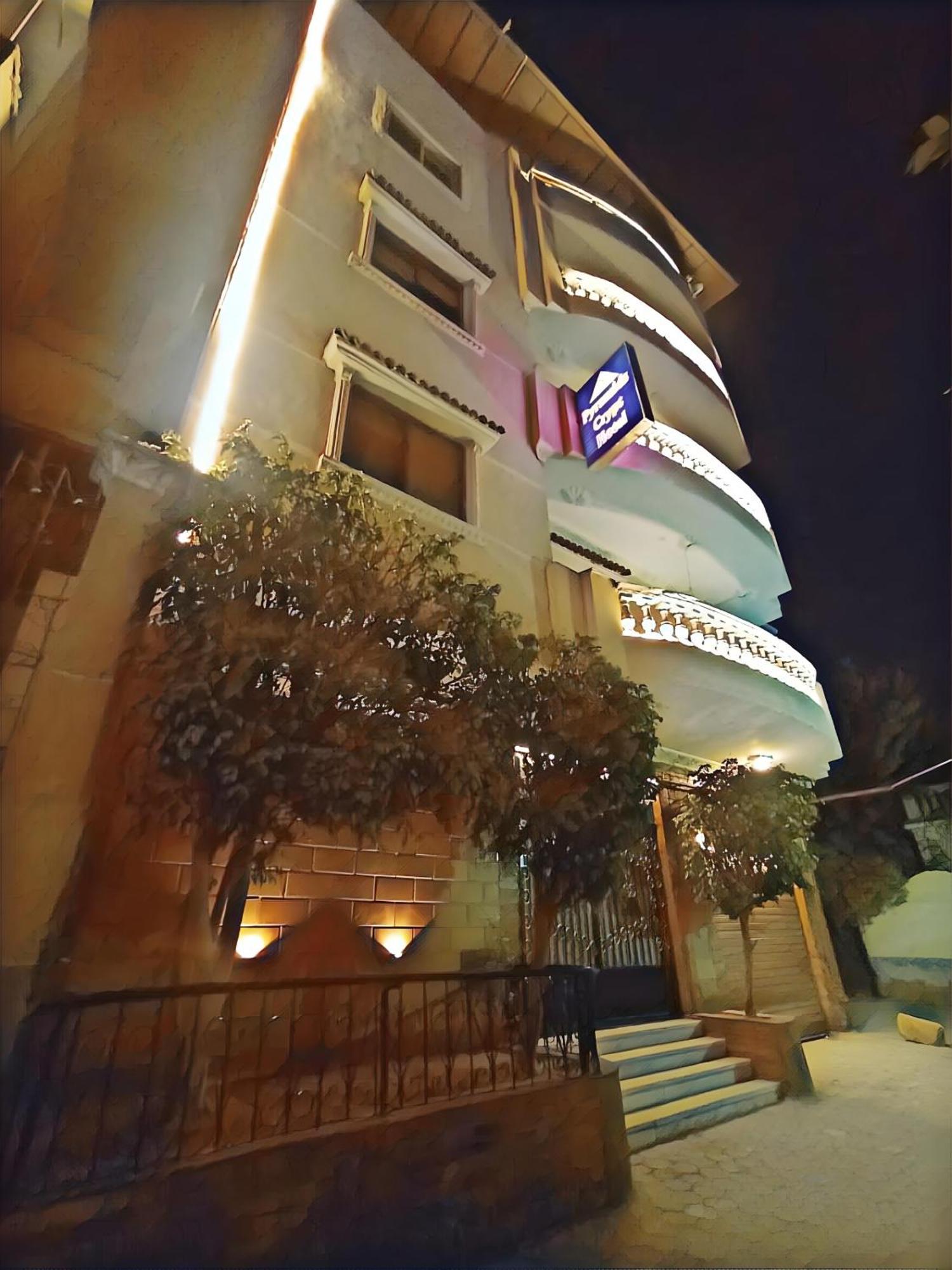 Pyramids Crypt Gate Way Hotel Cairo
